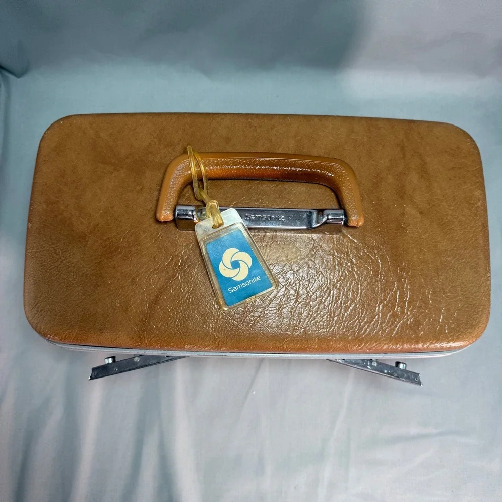 Vintage 1970s Samsonite Train Case Caramel Brown Hardshell Cosmetic Working Prop